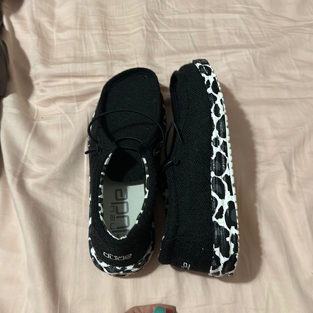 Leopard print Hey Dudes size 8